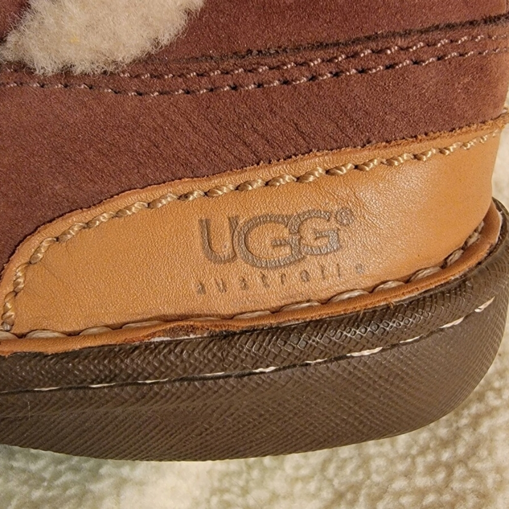 UGG SZ 7 163 BOOTS  PRISTINE COND